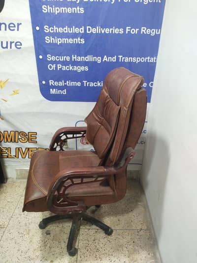 Executive revolving chair