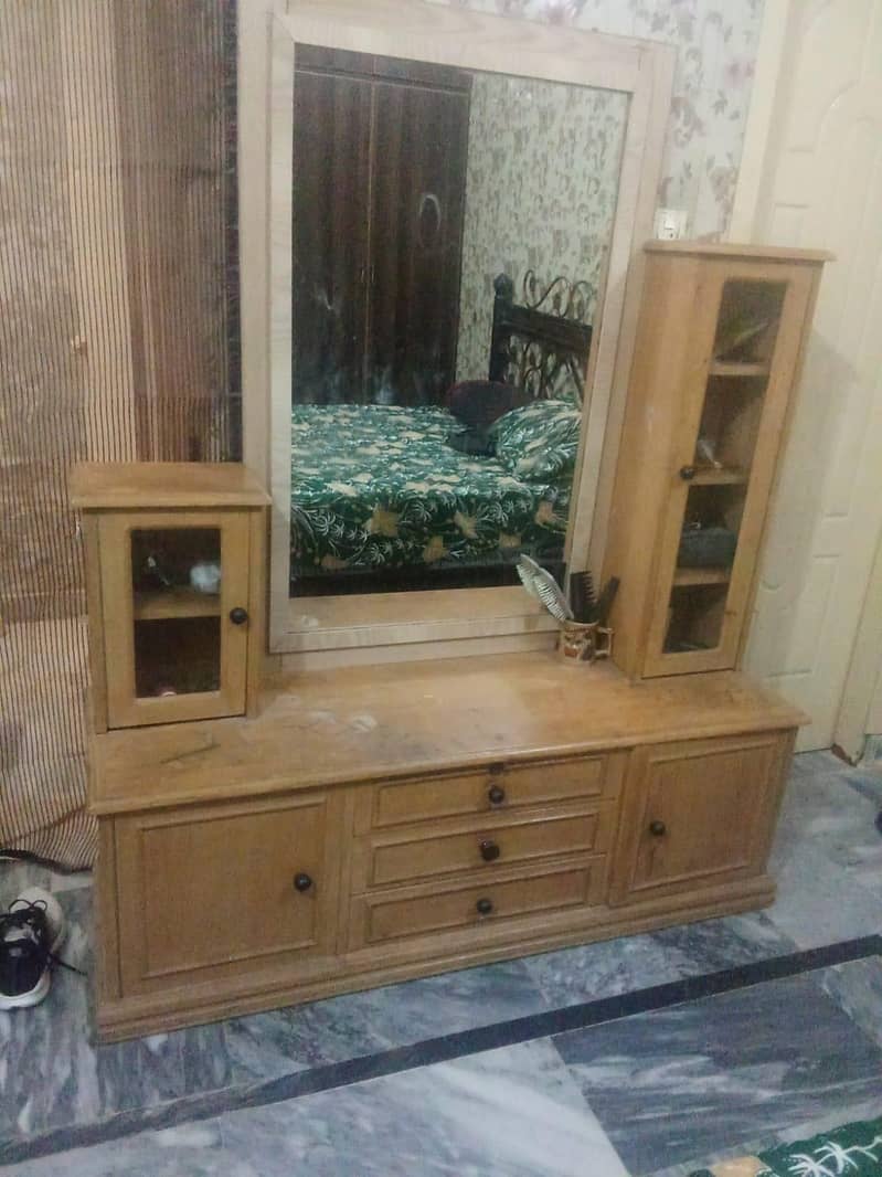 dressing table 0