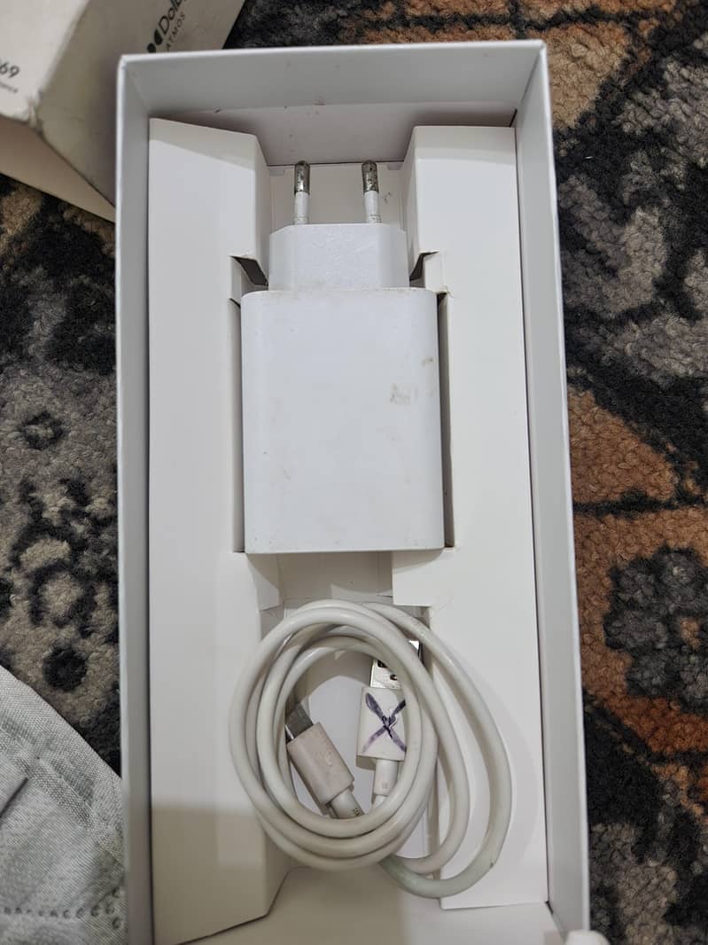 Tecno CAMON 40 Pro  " read description" 5