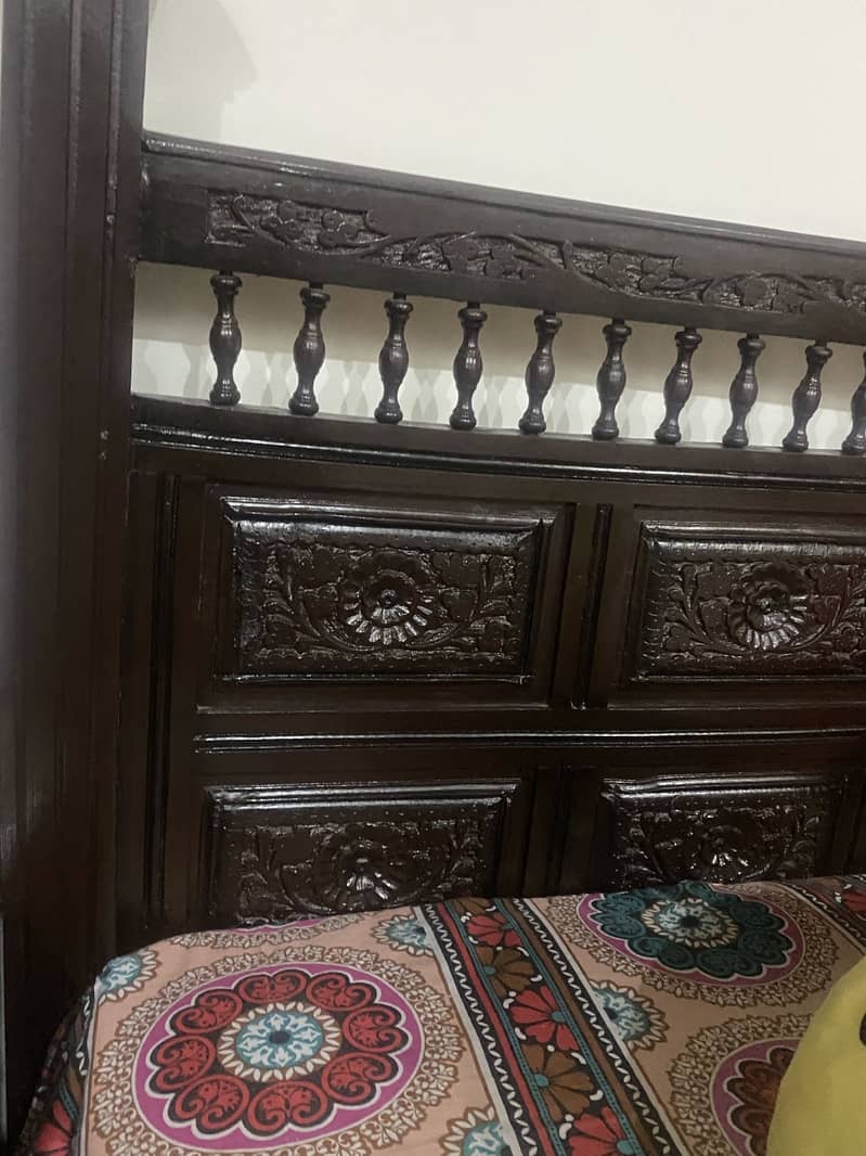 2 Single beds + Dressing Table 2