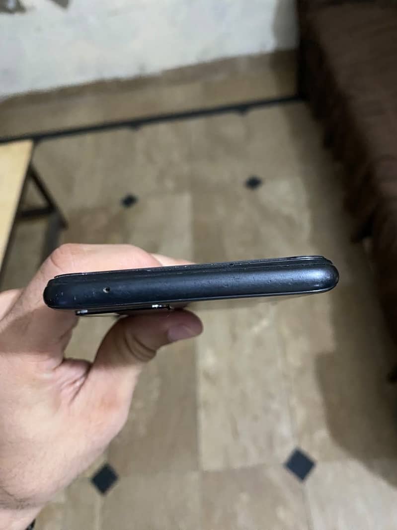 OPPO A76 1