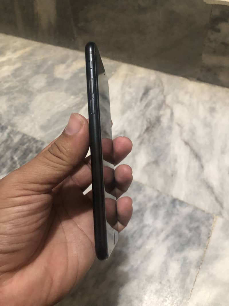 Iphone (se) 2nd generation 1