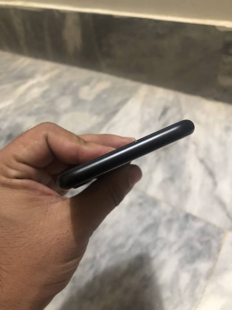 Iphone (se) 2nd generation 4