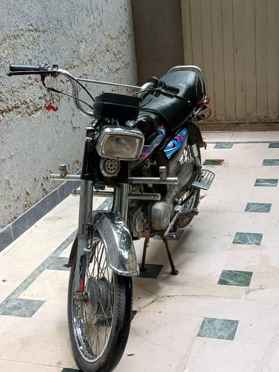 Honda cd 70.2013.