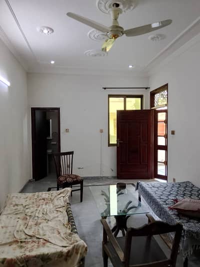 5 Marla first floor with Gas