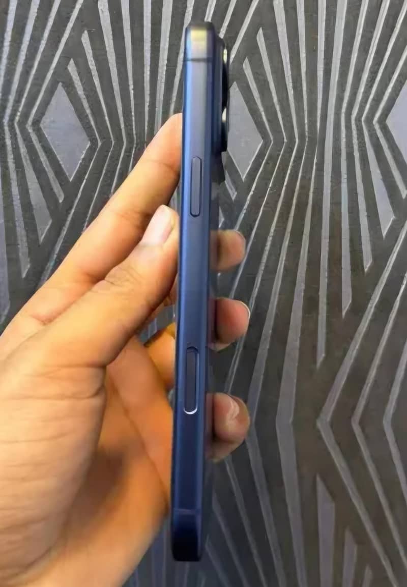Apple iPhone 17 Pro Max 0