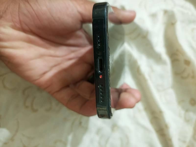 Apple iPhone 14 4