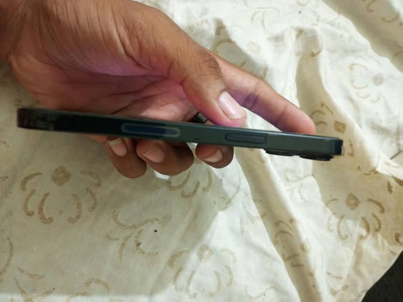 Apple iPhone 14 6