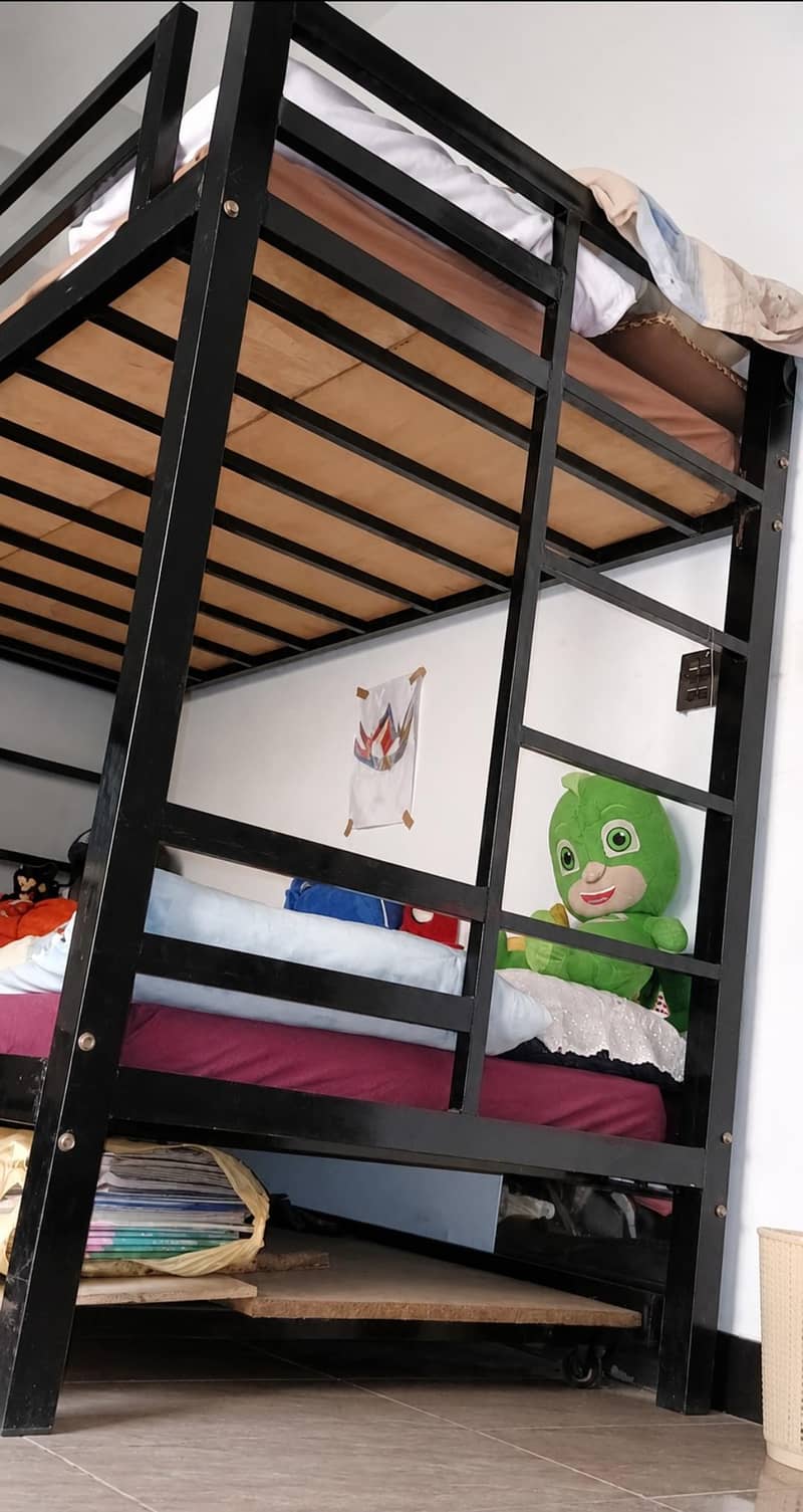 Triple Bunk Bed 0