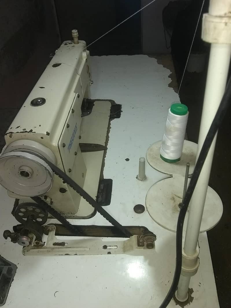 sewing machine 4