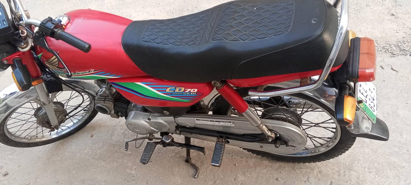 میں اپنی بائیک ہوندا سی ڈی 70 ٹی سیل 1