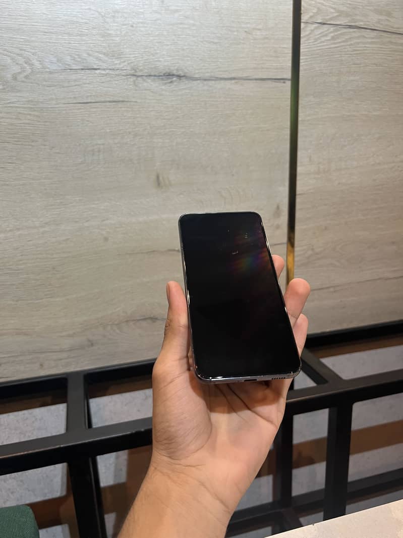 Samsung Mobile S22 official pta 3