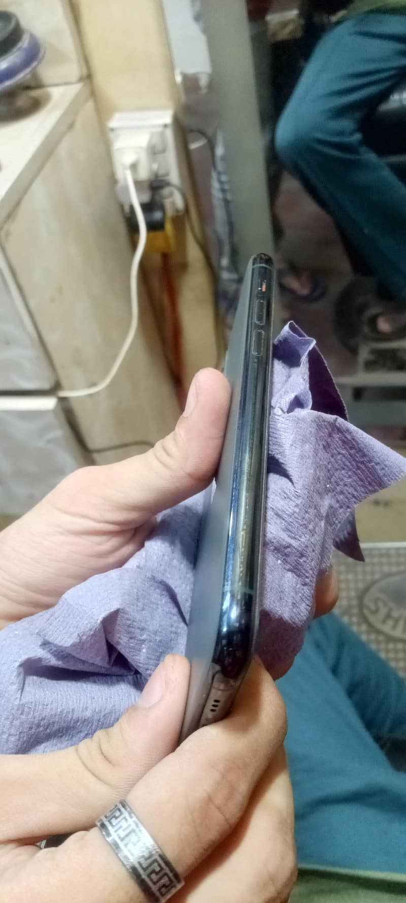 Apple iPhone 11 3