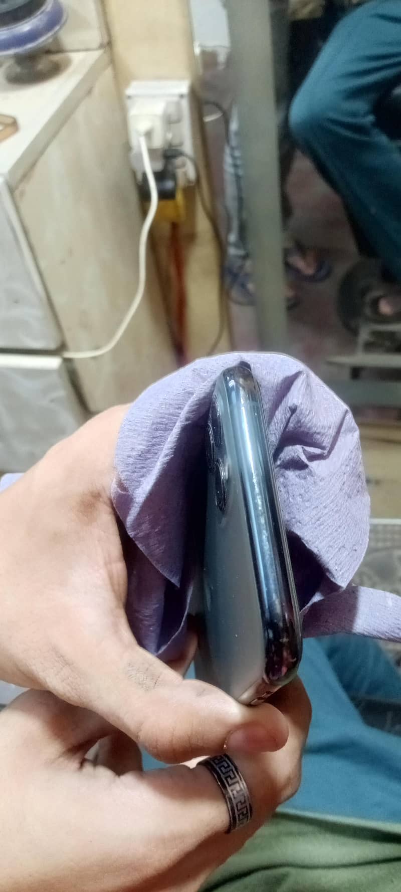 Apple iPhone 11 4