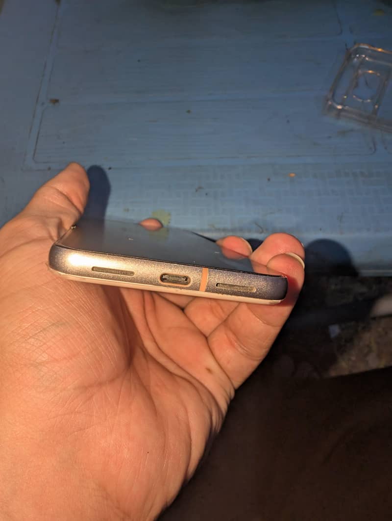 Google Pixel 8 2