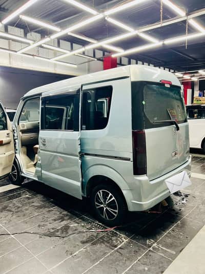 Suzuki Every 2009