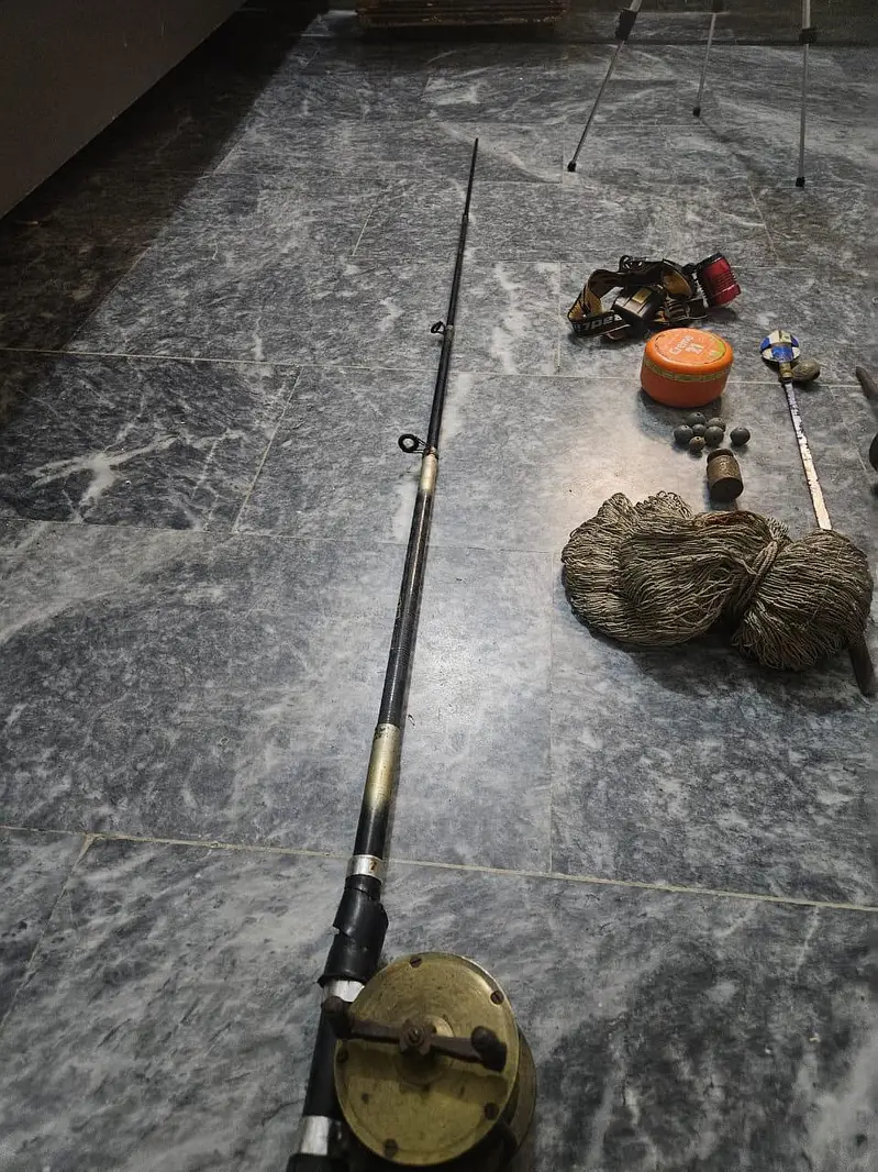 COMPLETE SET FOR FISHING WITH HIGH QUALITY RODS BEST FOR TUORS — photo 2