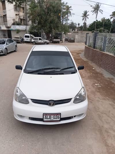 Toyota Platz 2006