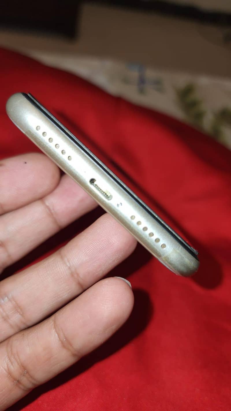 Apple iPhone 11 5