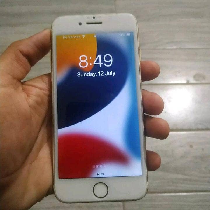 Apple iPhone 7 1