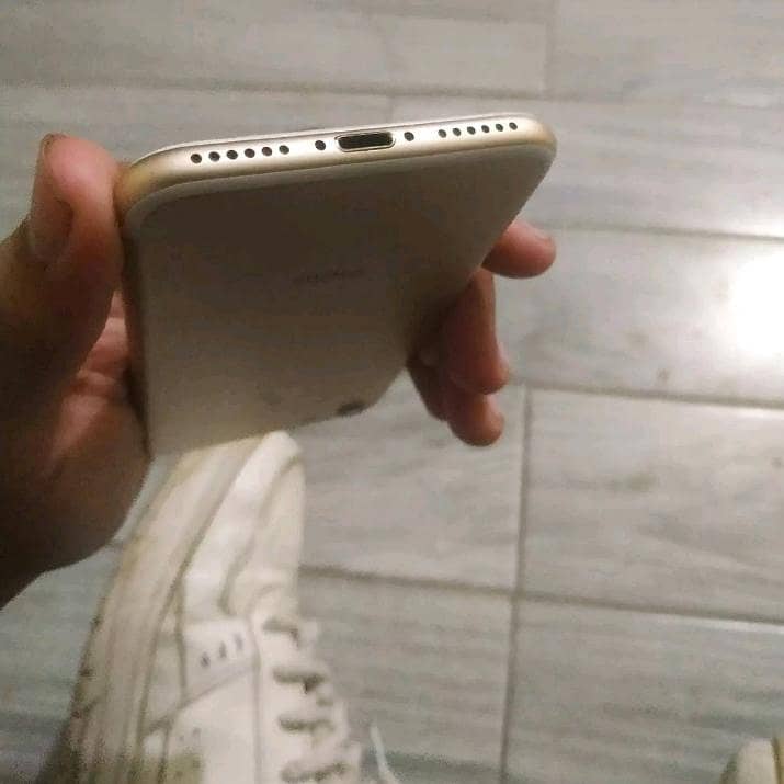 Apple iPhone 7 5