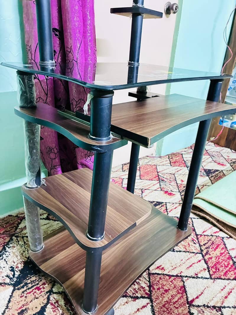 Computer Table 4