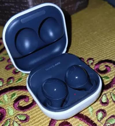 samsaung  galaxy buds 2
