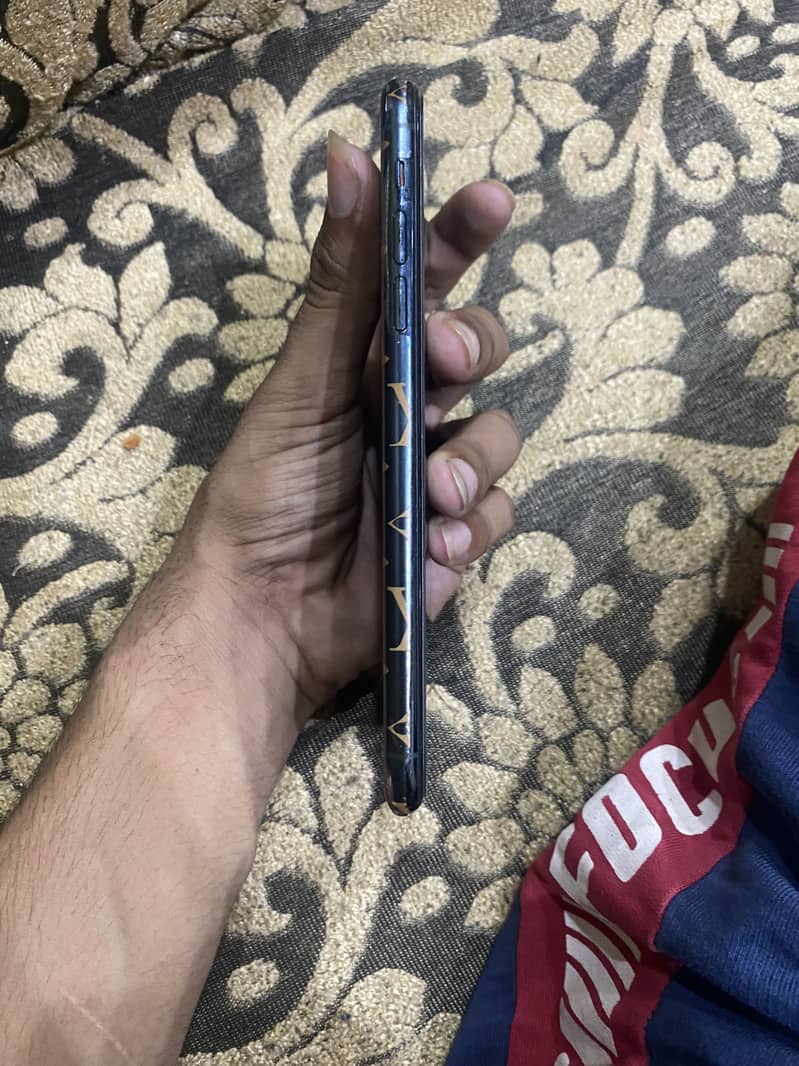 iPhone 11pro max 4