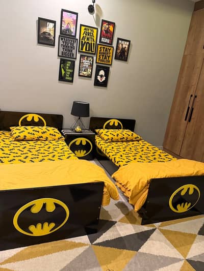 Single kids bed|batman themed|very good conditio|set of 2 with sidtab