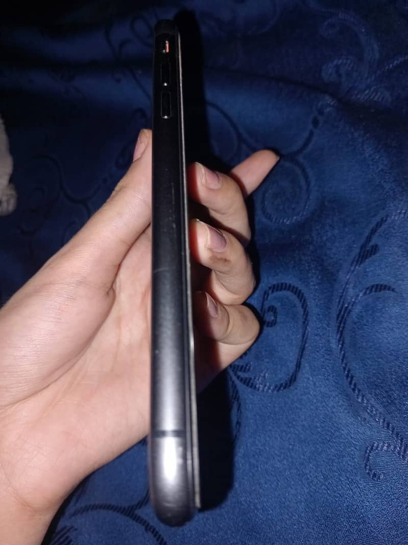 Apple Iphone 11 5