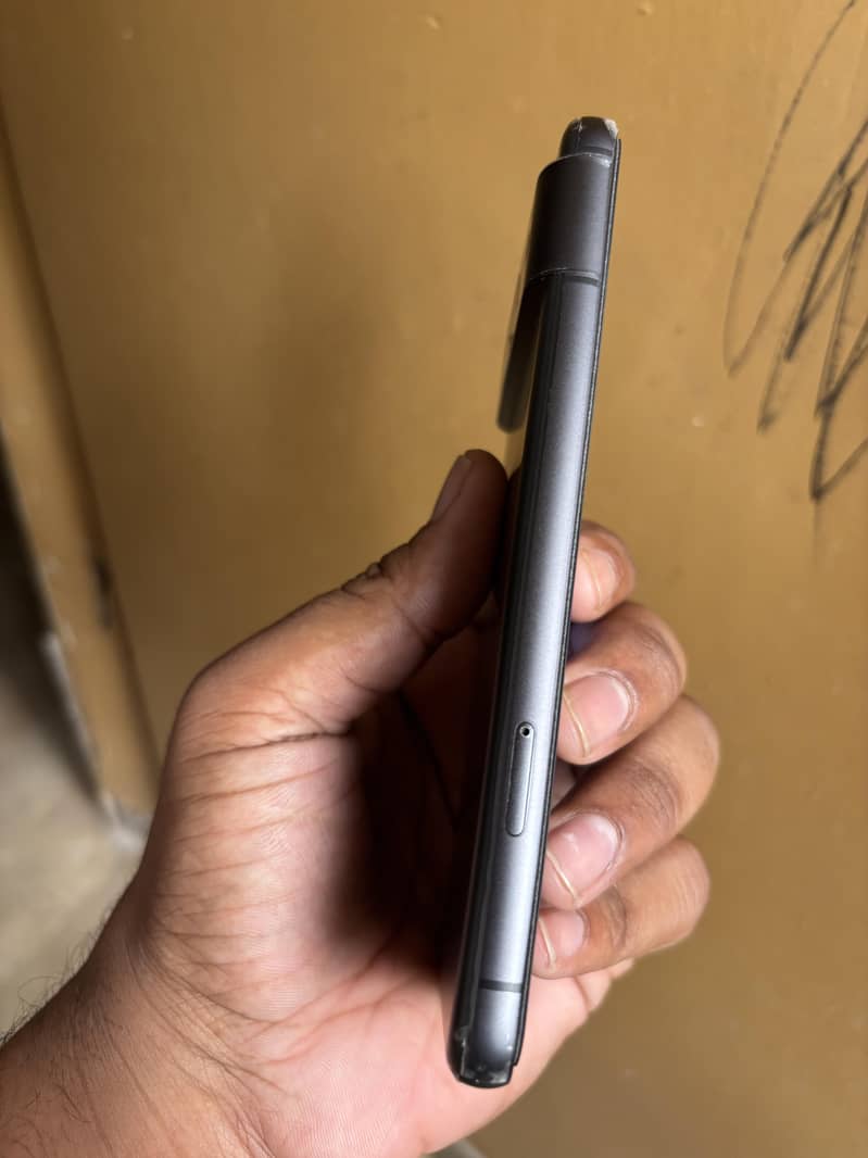 Google Pixel 8 4
