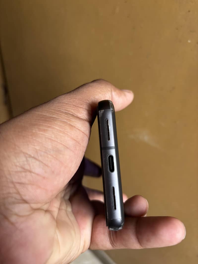 Google Pixel 8 6