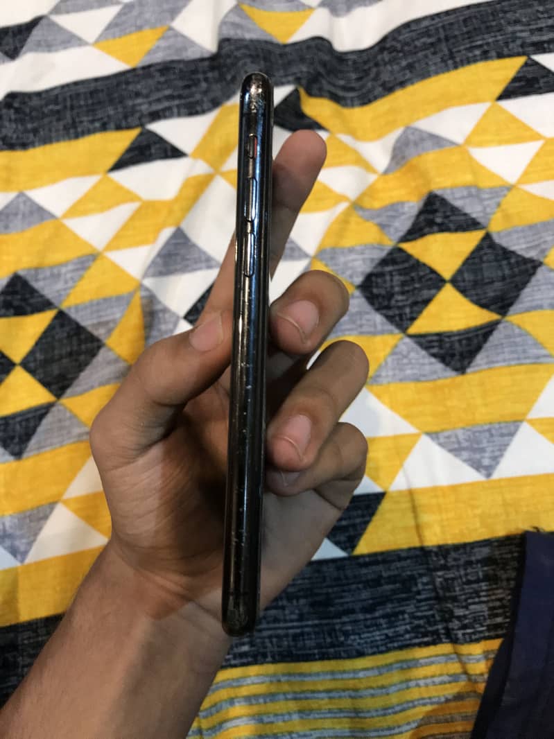 Apple iPhone X 3