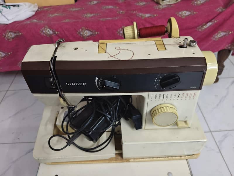 Singer sewing Machine 1