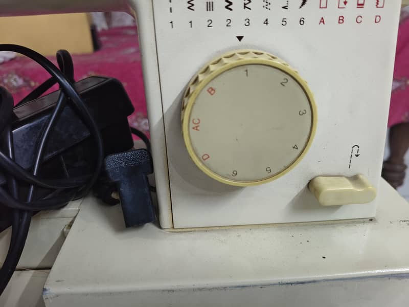 Singer sewing Machine 2