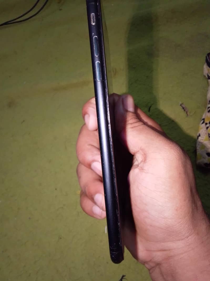 Apple iPhone 7 Plus 2