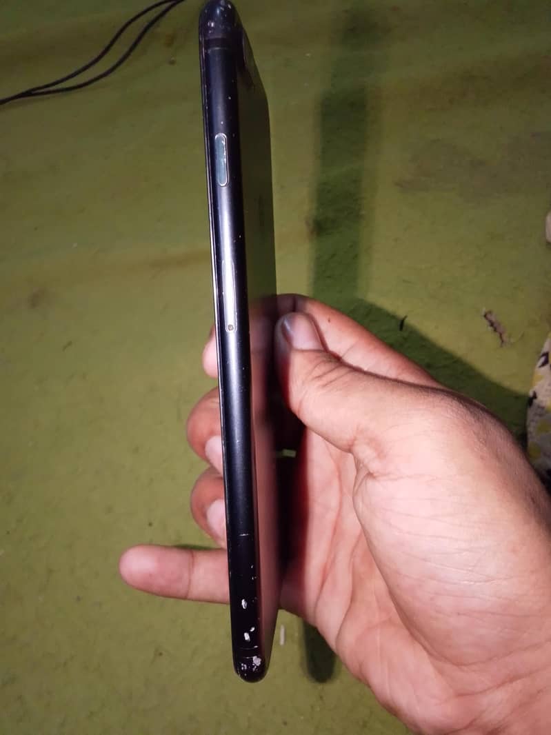 Apple iPhone 7 Plus 3