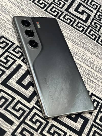 Tecno CAMON 40 Pro