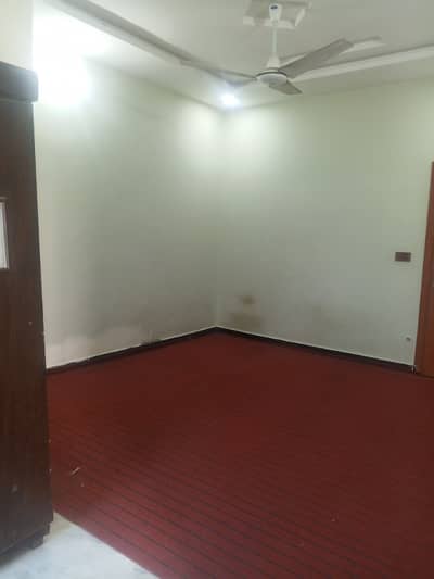 Sgnal room available for rent in h13 Islamabad