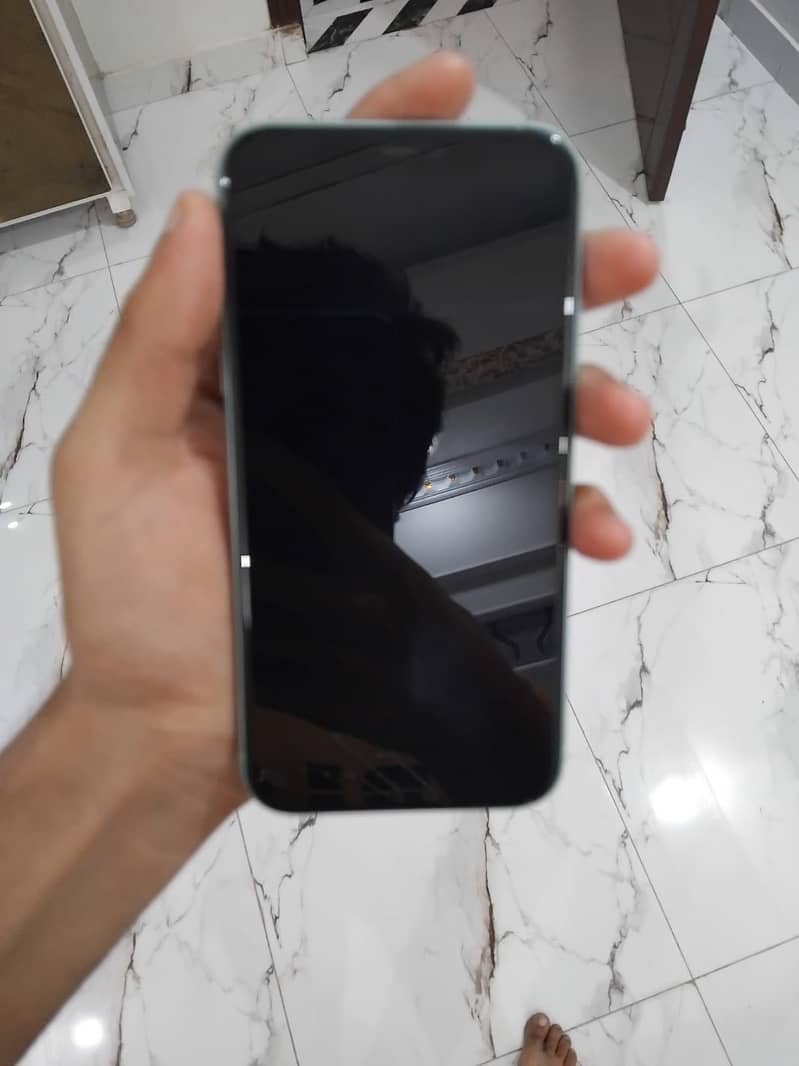 Apple iPhone 11 4