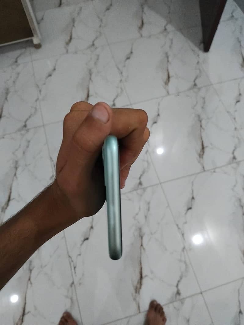 Apple iPhone 11 5