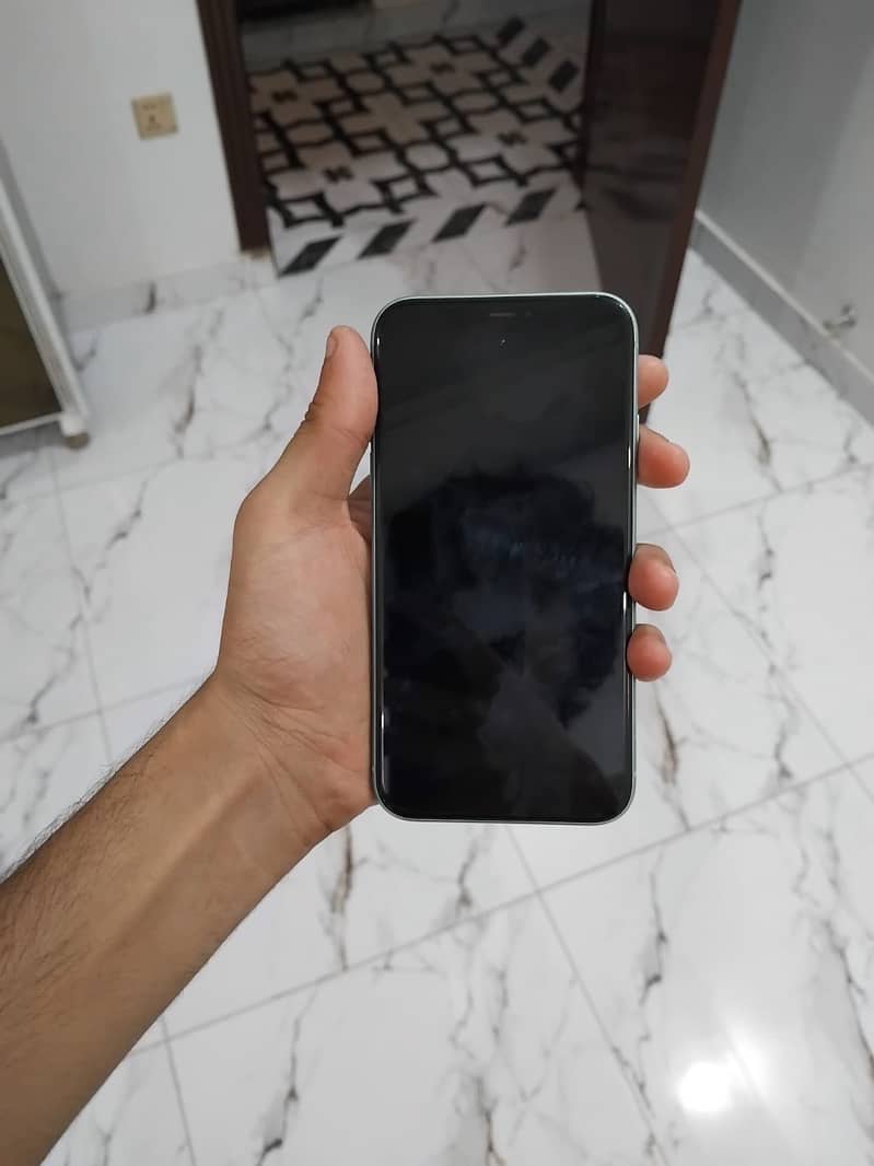 Apple iPhone 11 6
