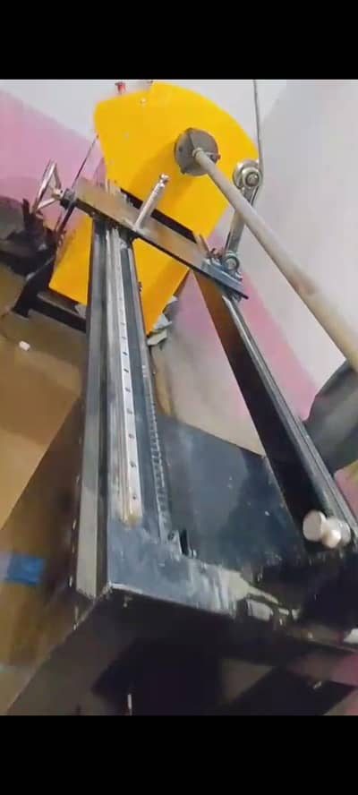 Tape cutting machine