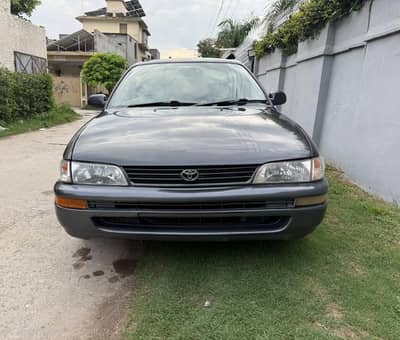 Toyota Corolla XE 2000