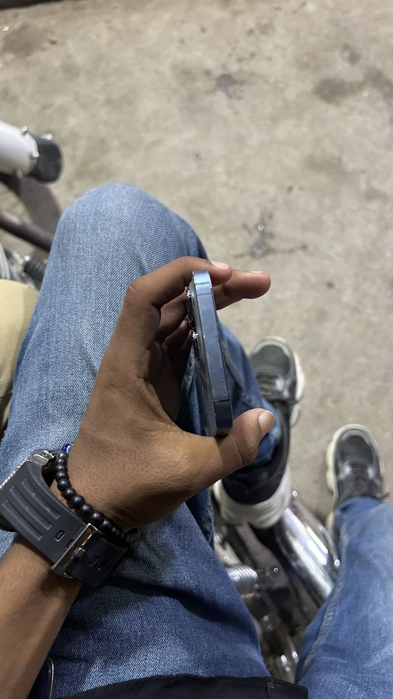 iPhone 13 Pro 2