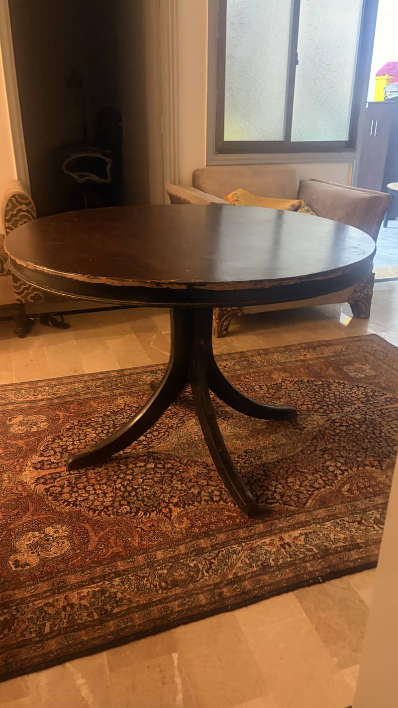 Round dining table 2