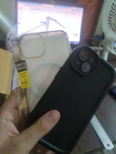 iphone 13 ka 2 used cover pra han. free la jyen gisa chaheyan