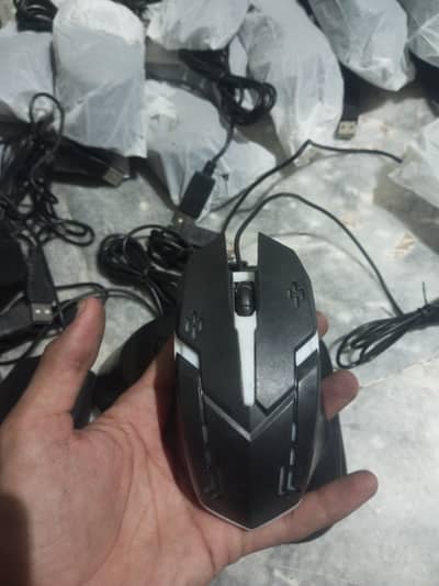 GAMING MOUSE WITH RGB LIGHTS 3 BUTTON 0326/4174150