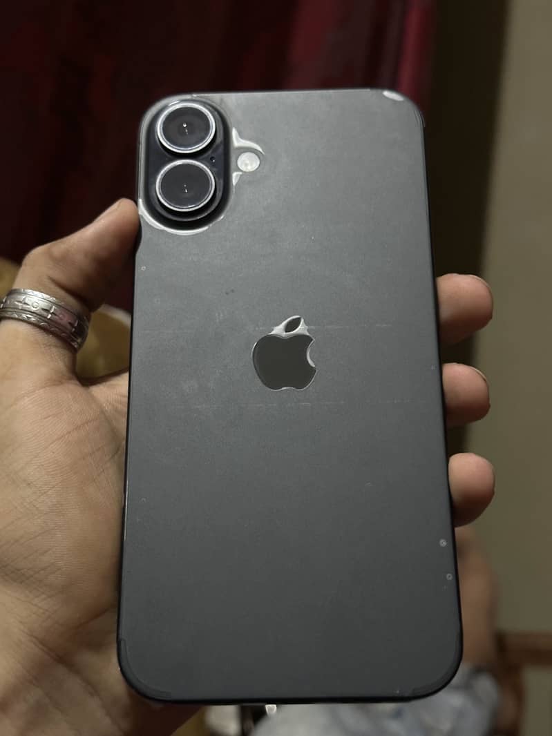 Apple iPhone 16 Plus 1