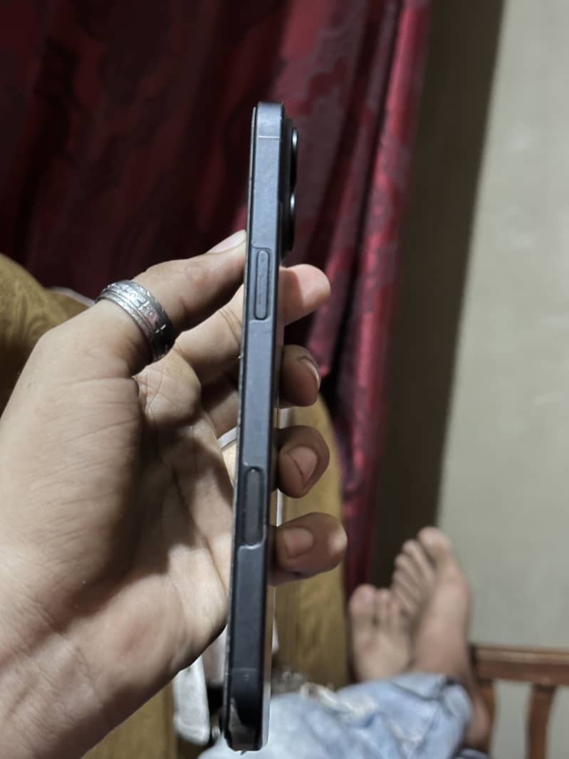 Apple iPhone 16 Plus 3